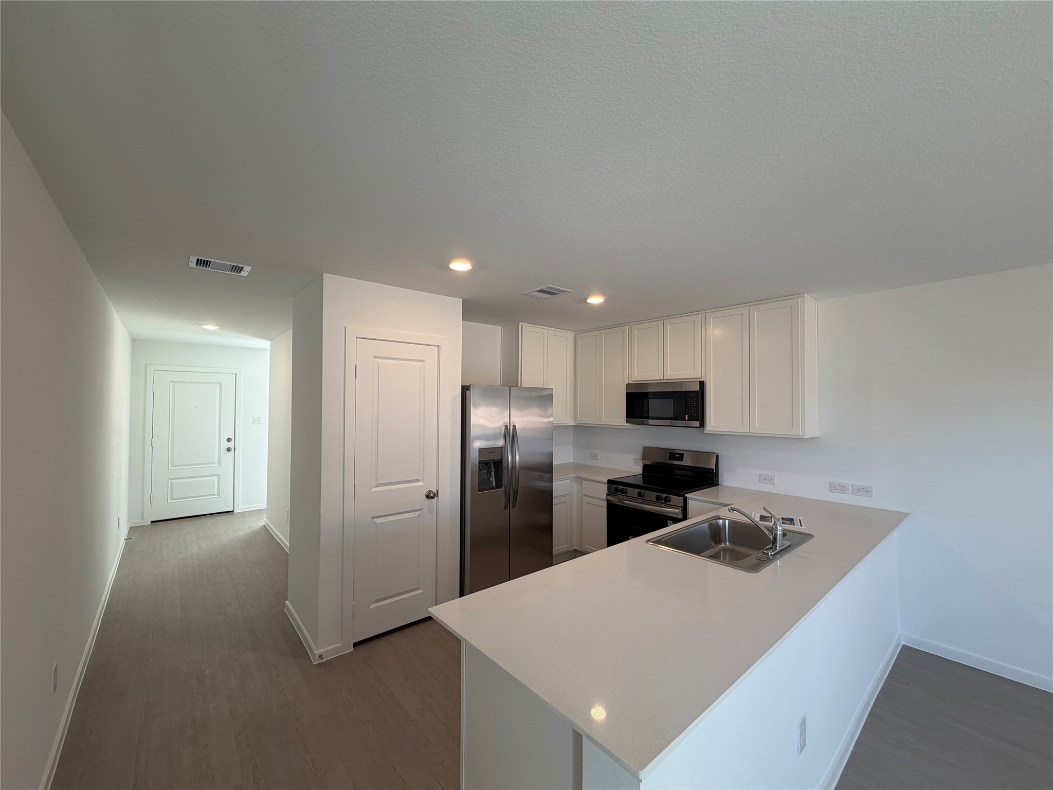 18733 Loom Drive Conroe, TX 77306 - Photo 4 of 26