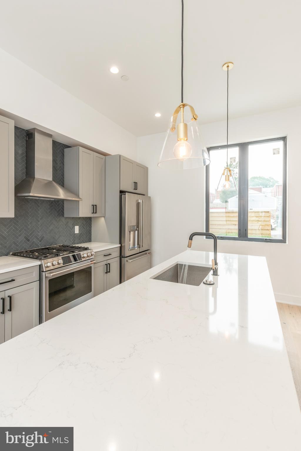 416 Rector Street, Unit B Philadelphia, PA 19128 - Photo 11 of 36