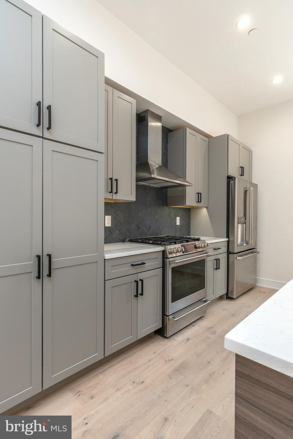 416 Rector Street, Unit B Philadelphia, PA 19128 - Photo 7 of 36