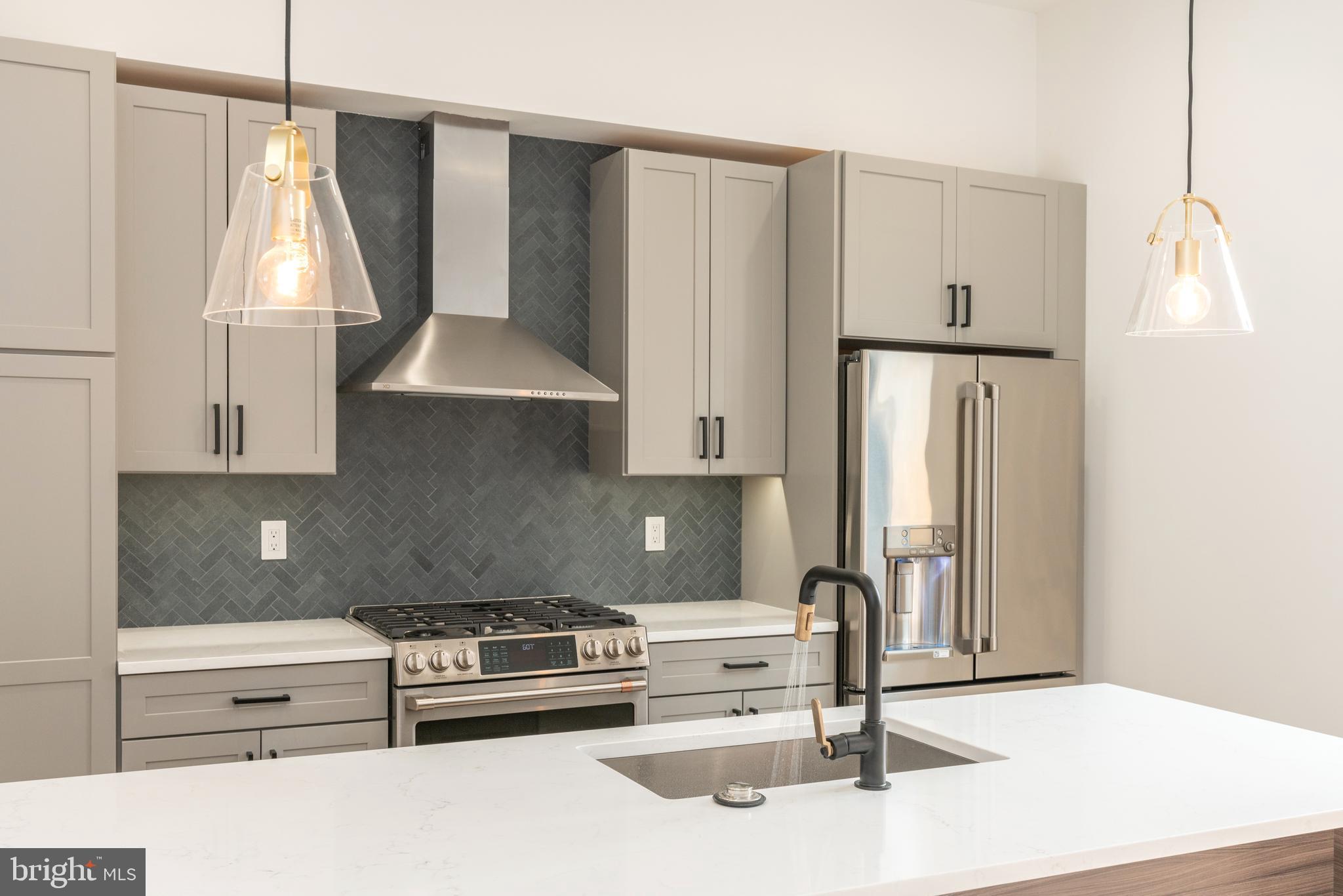 416 Rector Street, Unit B Philadelphia, PA 19128 - Photo 8 of 36