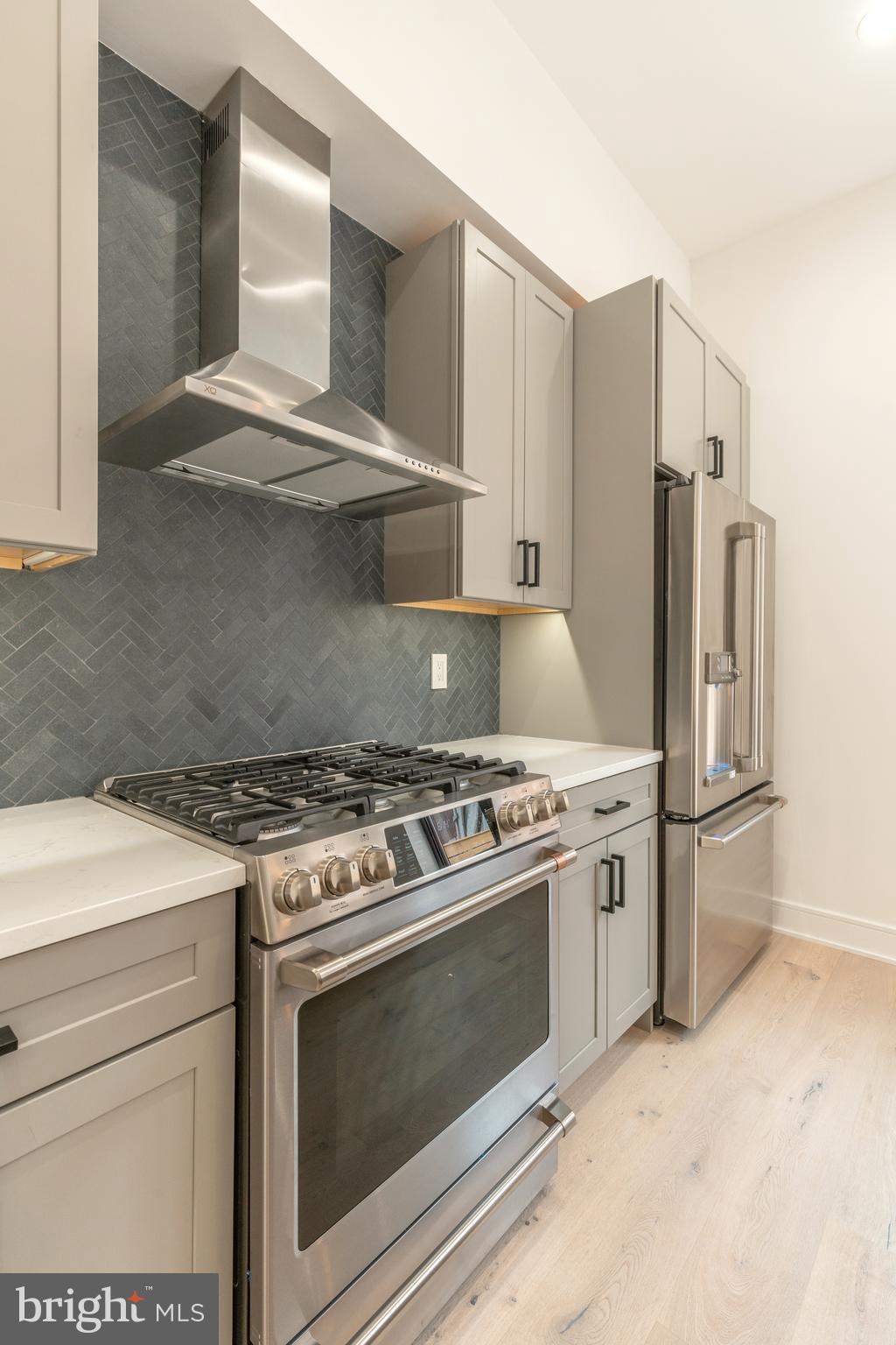 416 Rector Street, Unit B Philadelphia, PA 19128 - Photo 10 of 36