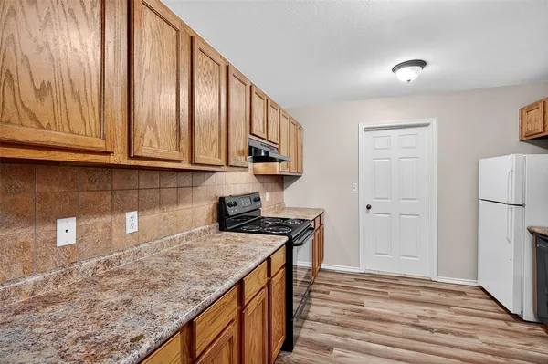 $1,100 | 907 West Birge Street, Sherman, TX 75092