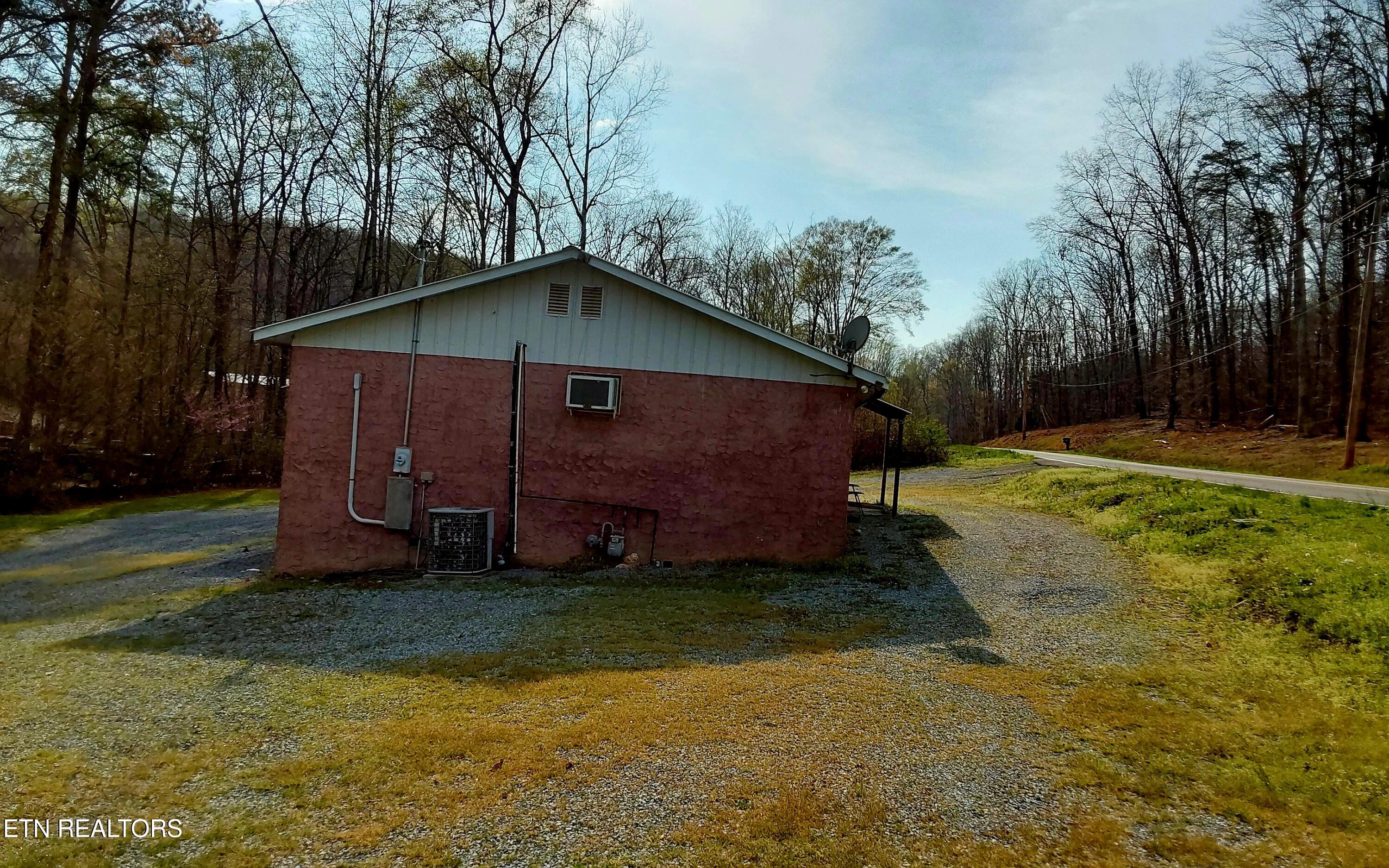 1031 County Road 110 Athens, TN 37303 - Photo 7 of 18 20250402_172653