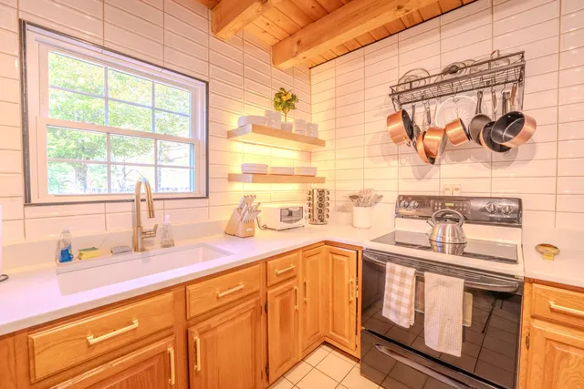 $888,888 | 8 Louis Lane, Lincoln, NH 03251