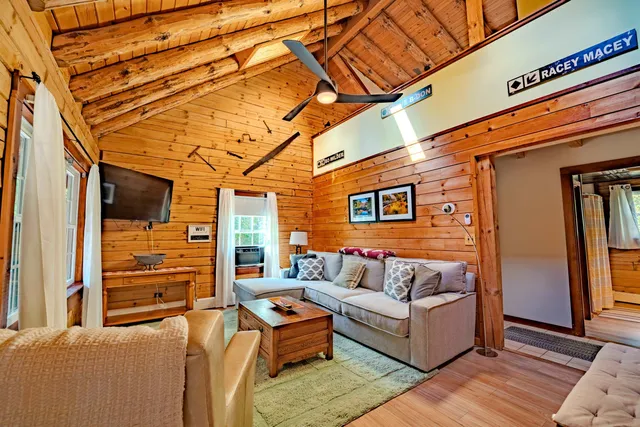 $888,888 | 8 Louis Lane, Lincoln, NH 03251