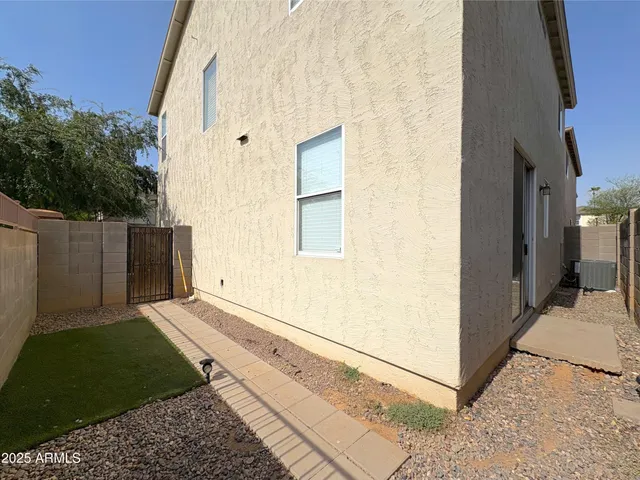 $1,700 | 6628 West Johnson Street, Phoenix, AZ 85043