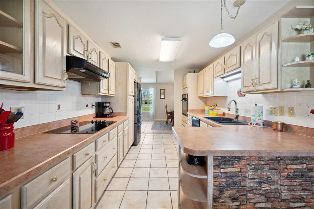 8337 Fussell Road Polk City, FL 33868 - Photo 9 of 96 Gallery Image 9