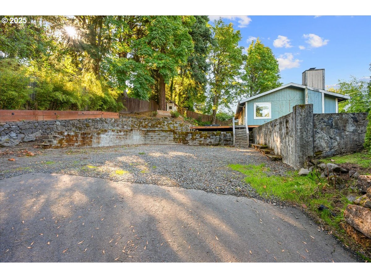 9320 Southwest Boones Ferry Road Portland, OR 97219 - Photo 31 of 32 Gallery Image 31