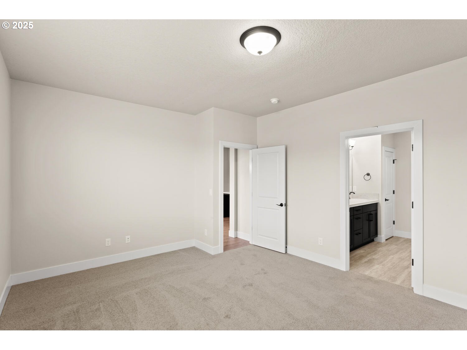 1100 North 44th Place Ridgefield, WA 98642 - Photo 14 of 29 a view of an empty room
