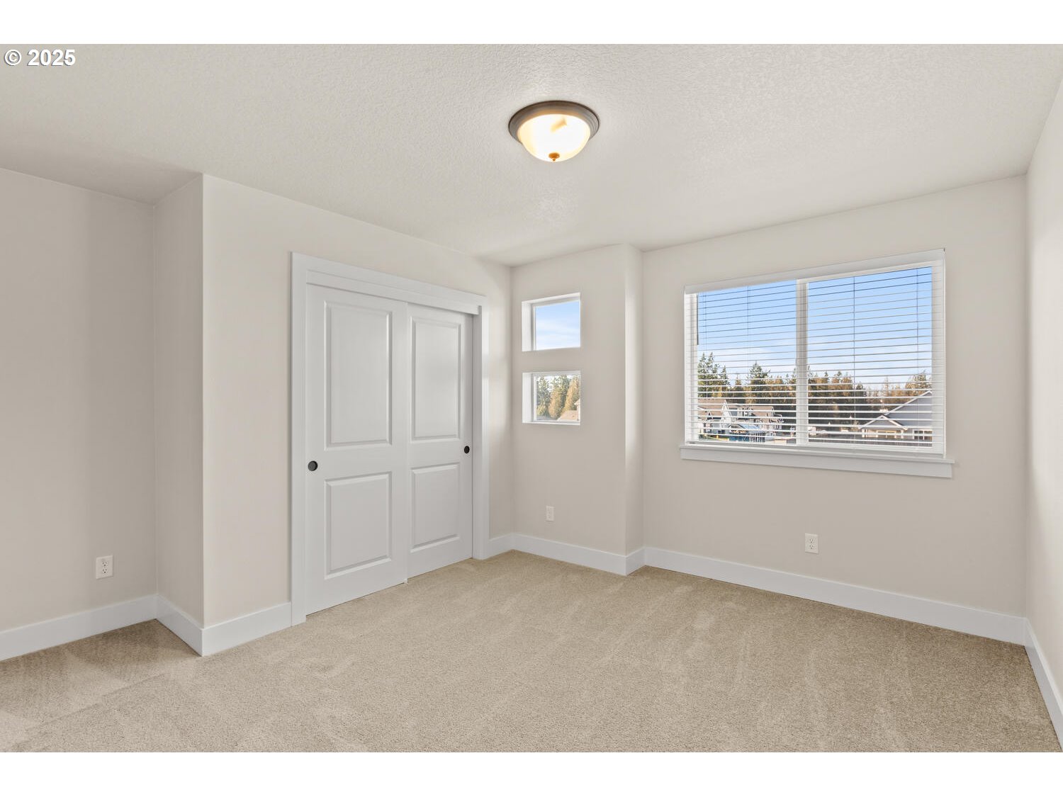1100 North 44th Place Ridgefield, WA 98642 - Photo 22 of 29 a view of an empty room with a window