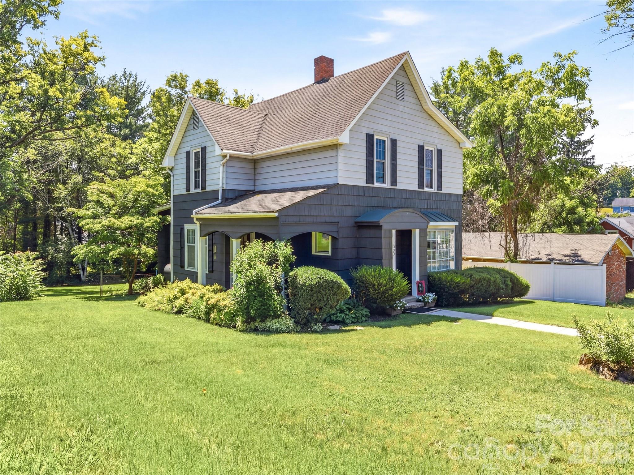 151 Hampton Heights Road Canton, NC 28716 - Photo 4 of 48