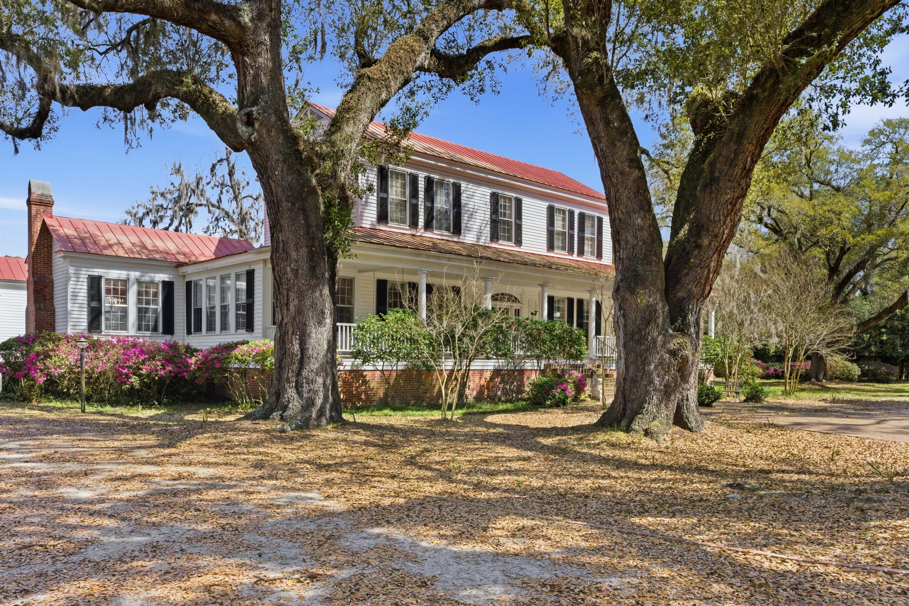 527 Wichman Street Walterboro, SC 29488 - Photo 10 of 107 6