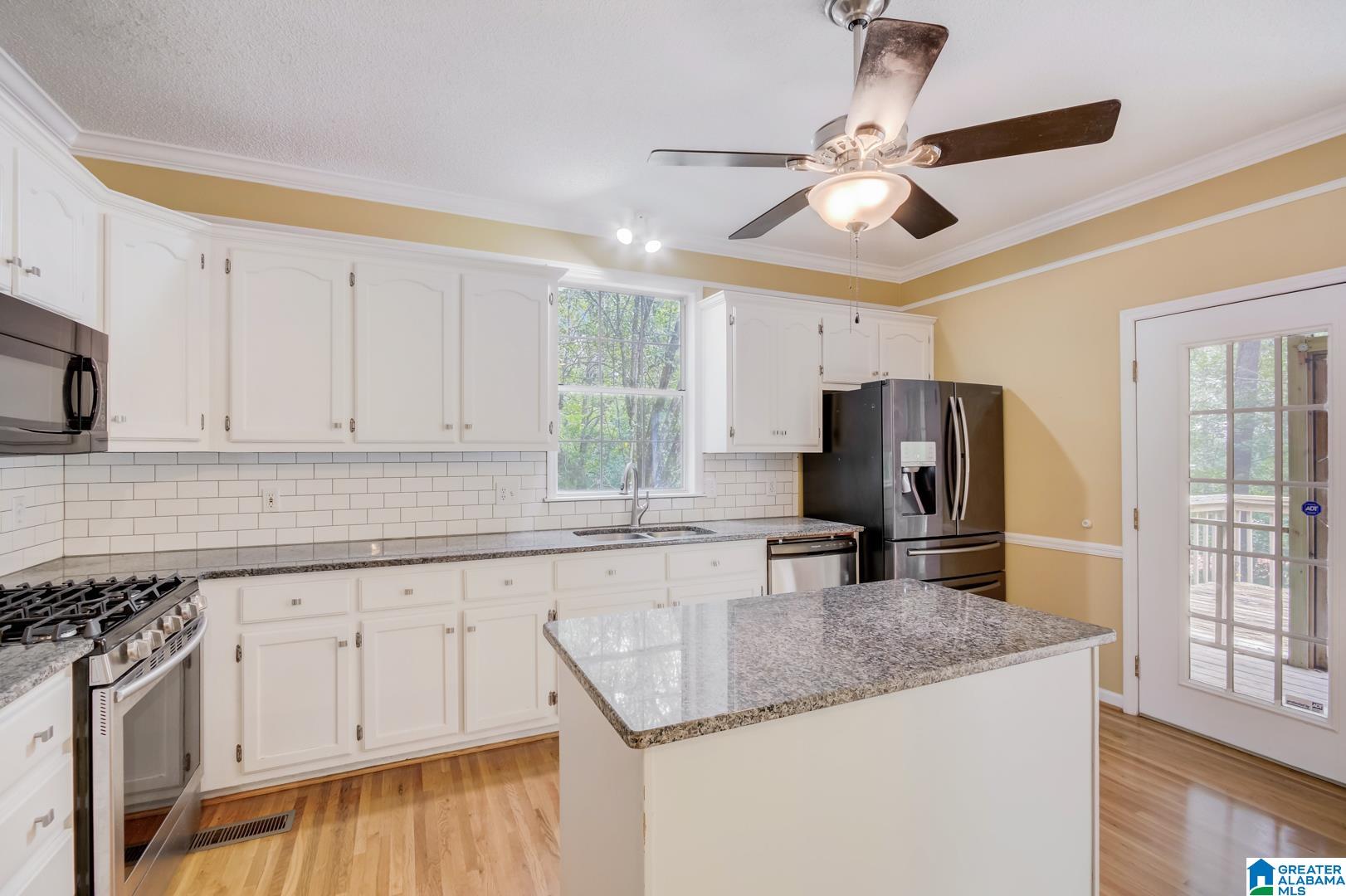 209 Thompson Road Alabaster, AL 35007 - Photo 15 of 30