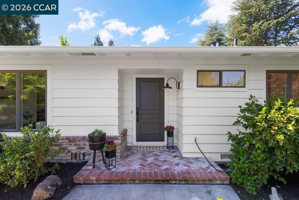 26 Rio Del Court Danville, CA 94526 - Photo 3 of 65