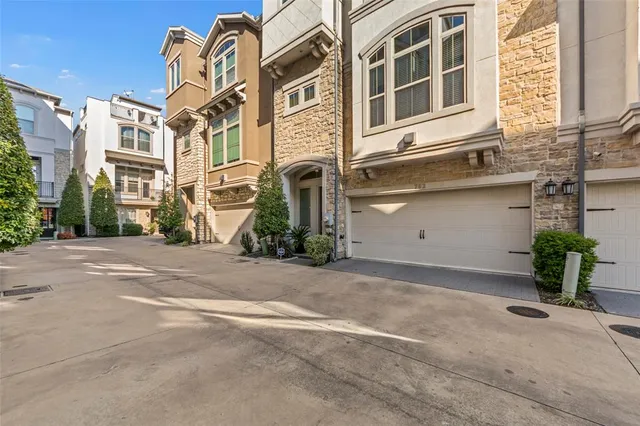 $3,600 | 762 Lacey Oaks Place, Dallas, TX 75204