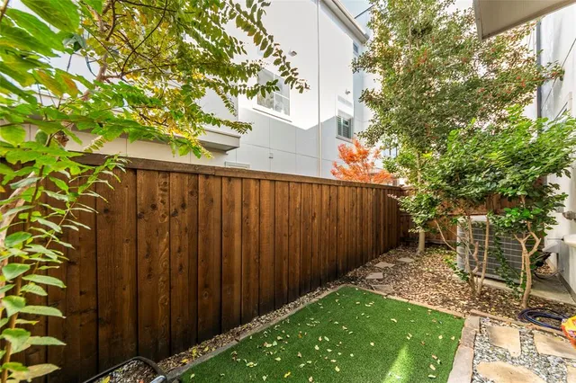 $3,600 | 762 Lacey Oaks Place, Dallas, TX 75204