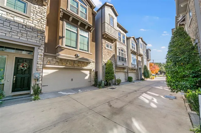 $3,600 | 762 Lacey Oaks Place, Dallas, TX 75204