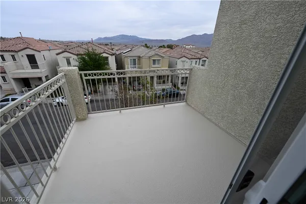 $2,200 | 9060 Pure Sapphire Court, Las Vegas, NV 89149