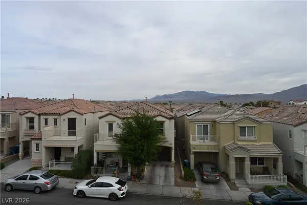 $2,200 | 9060 Pure Sapphire Court, Las Vegas, NV 89149