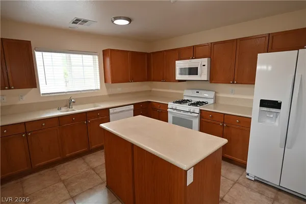 $2,200 | 9060 Pure Sapphire Court, Las Vegas, NV 89149