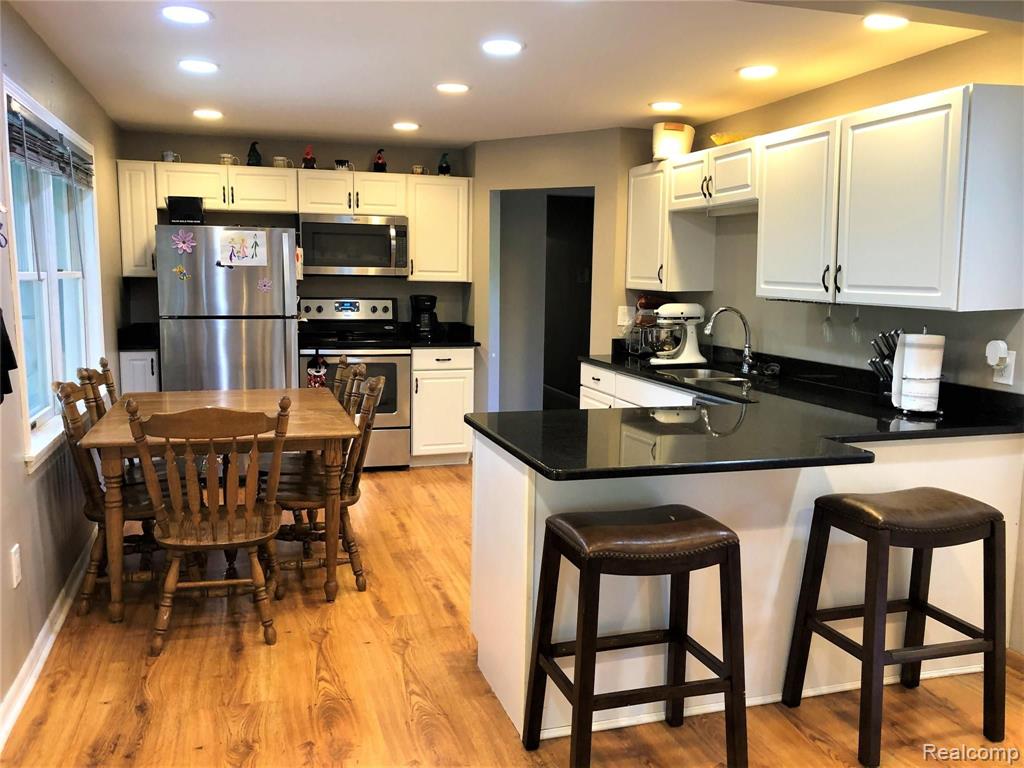 8700 Abbey Road Jackson, MI 49201 - Photo 5 of 16