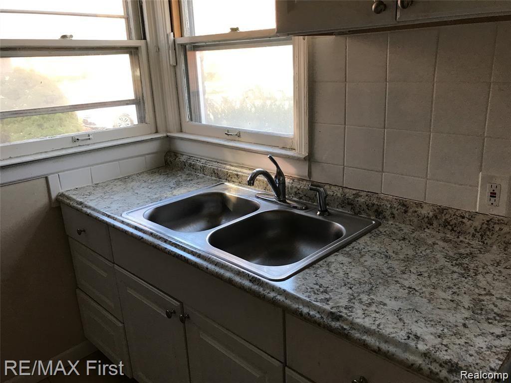 11663 Heyden Detroit, MI 48228 - Photo 4 of 7