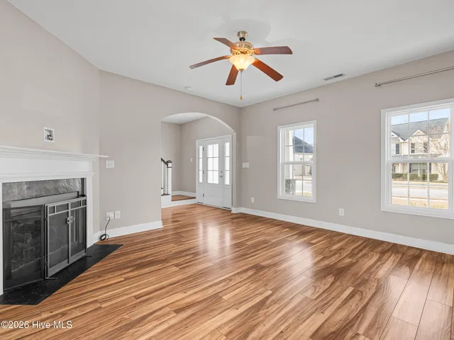 $2,100 | 106 Lincolnton Court, Jacksonville, NC 28540