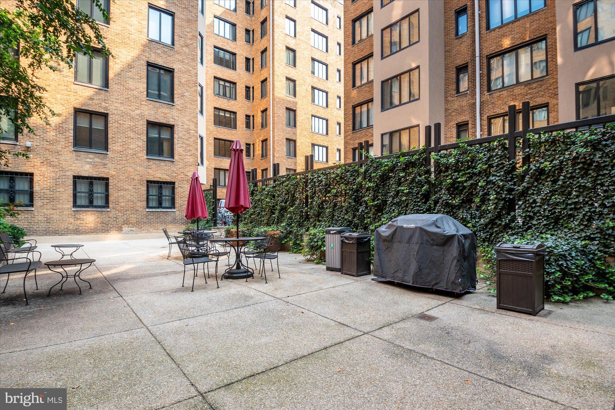1701 16th Street Northwest, Unit 802 Washington, DC 20009 - Photo 22 of 33 a view of a building with sitting area