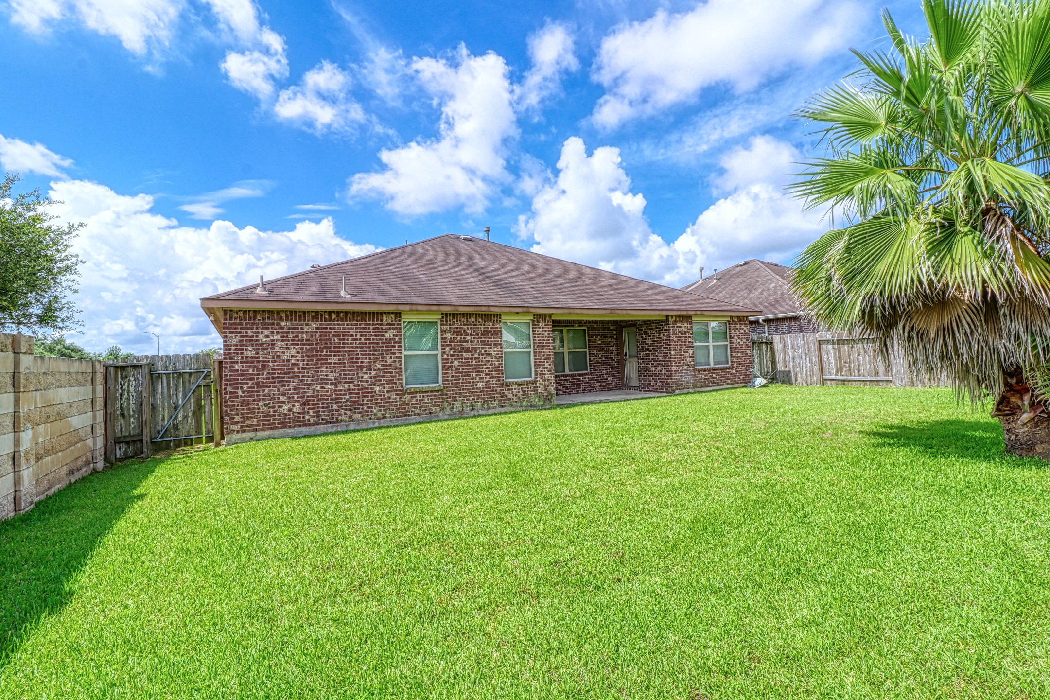 2735 Diamond Vista Lane Rosharon, TX 77583 - Photo 4 of 34