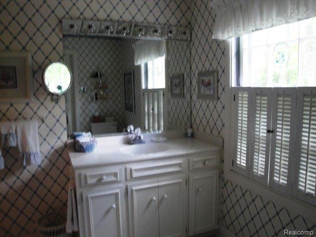 69 Renaud Road Grosse Pointe, MI 48236 - Photo 15 of 21 Master Bath