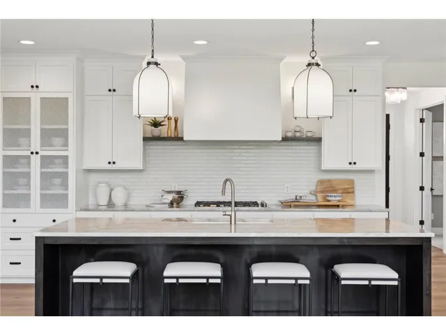 $1,675,000 | 25560 Smithtown Road, Shorewood, MN 55331