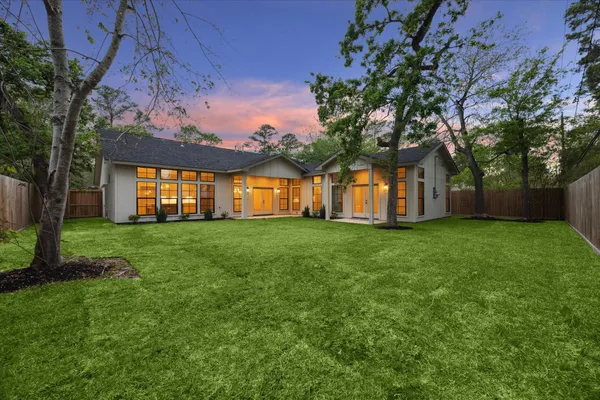 a front view of house with yard