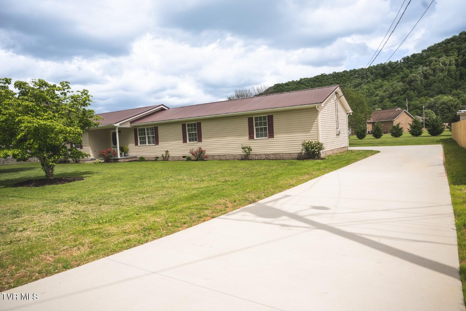 1466 Broad Street Elizabethton, TN 37643 - Photo 17 of 111 1466 Broad Street-17 (Large)