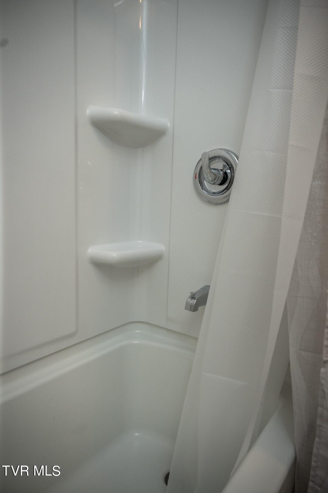 1466 Broad Street Elizabethton, TN 37643 - Photo 94 of 111 1466 Broad Street-96 (Large)