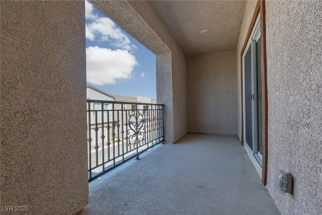 $2,096 | 2532 Vittora Pointe Street, Henderson, NV 89044