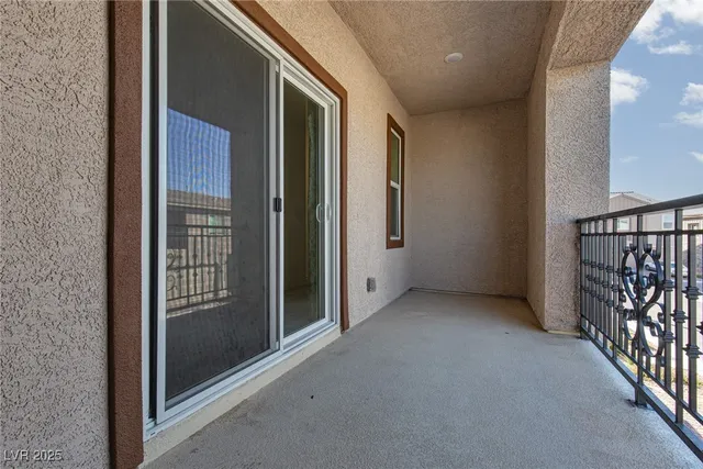 $2,096 | 2532 Vittora Pointe Street, Henderson, NV 89044