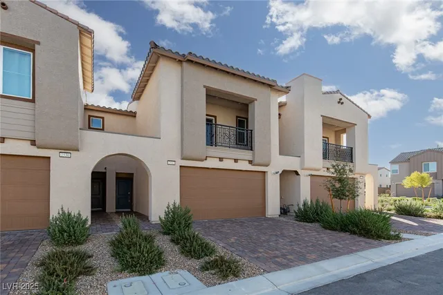 $2,096 | 2532 Vittora Pointe Street, Henderson, NV 89044