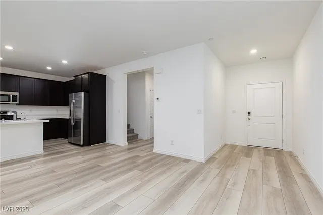 $2,096 | 2532 Vittora Pointe Street, Henderson, NV 89044