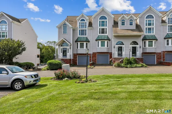 $469,900 | 130 Deer Hill Avenue, Unit 11, Danbury, CT 06810