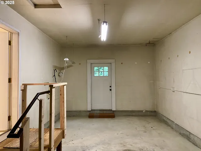 $349,000 | 405 South Wahanna Road, Seaside, OR 97138