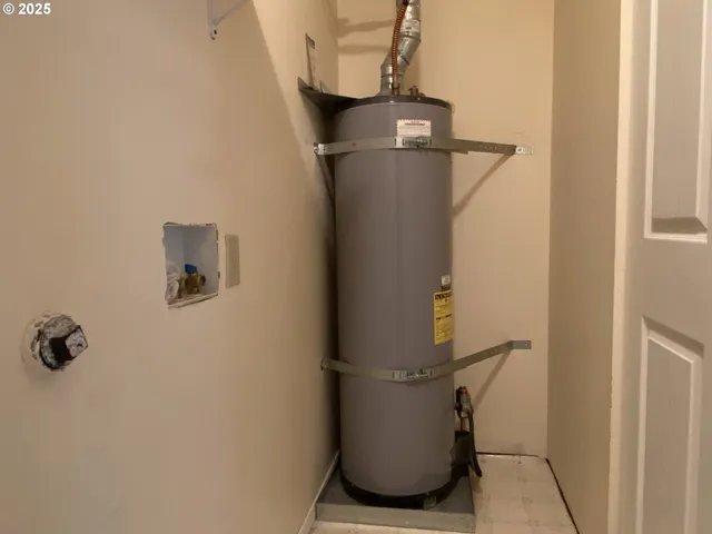 $349,000 | 405 South Wahanna Road, Seaside, OR 97138