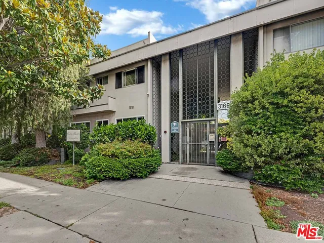 $575,000 | 3166 South Sepulveda Boulevard, Unit 22, Los Angeles, CA 90034