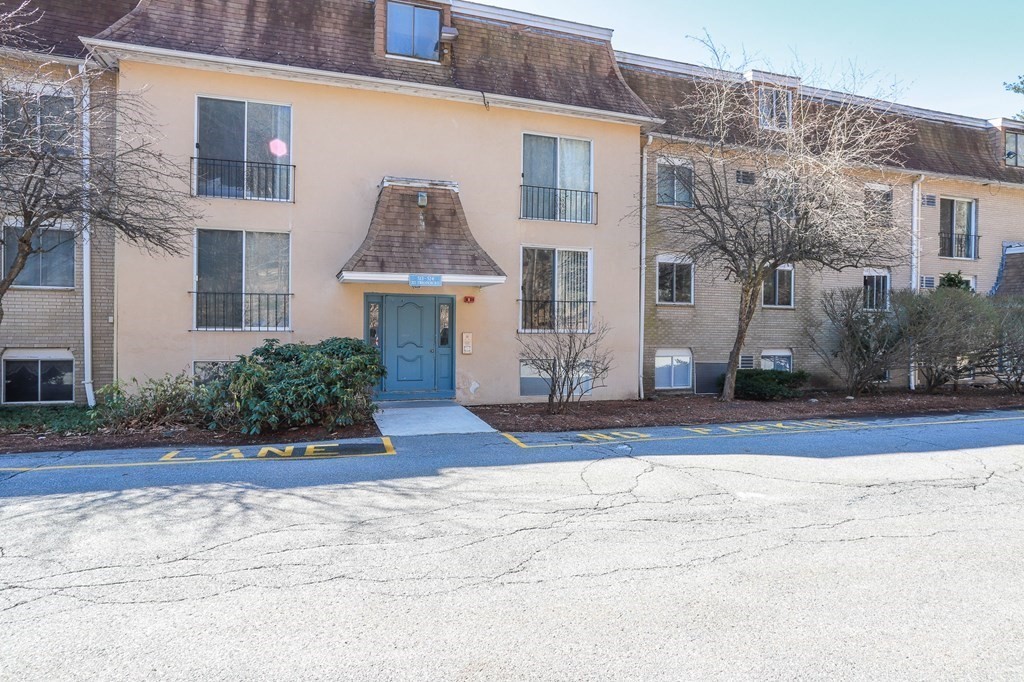 202 Swanson Road, Unit 524 Boxborough, MA 01719 - Photo 2 of 22 a front view of a house