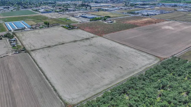 a view of a outdoor space