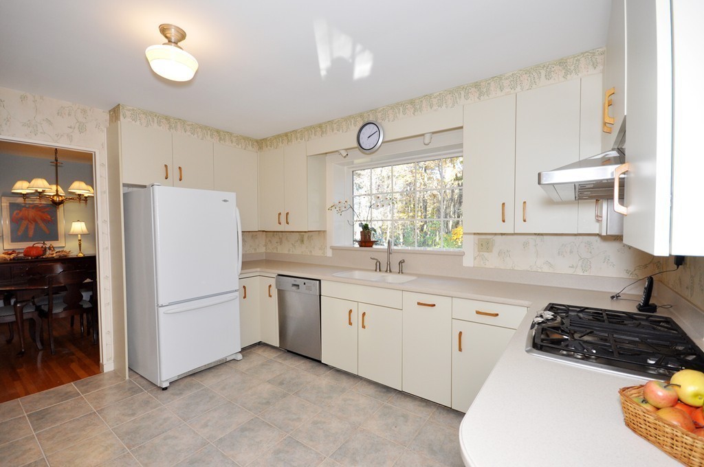 16 Francine Road Acton, MA 01720 - Photo 10 of 30 Gallery Image 10