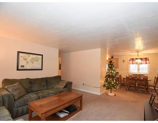 27 Riner Street Framingham, MA 01701 - Photo 6 of 17