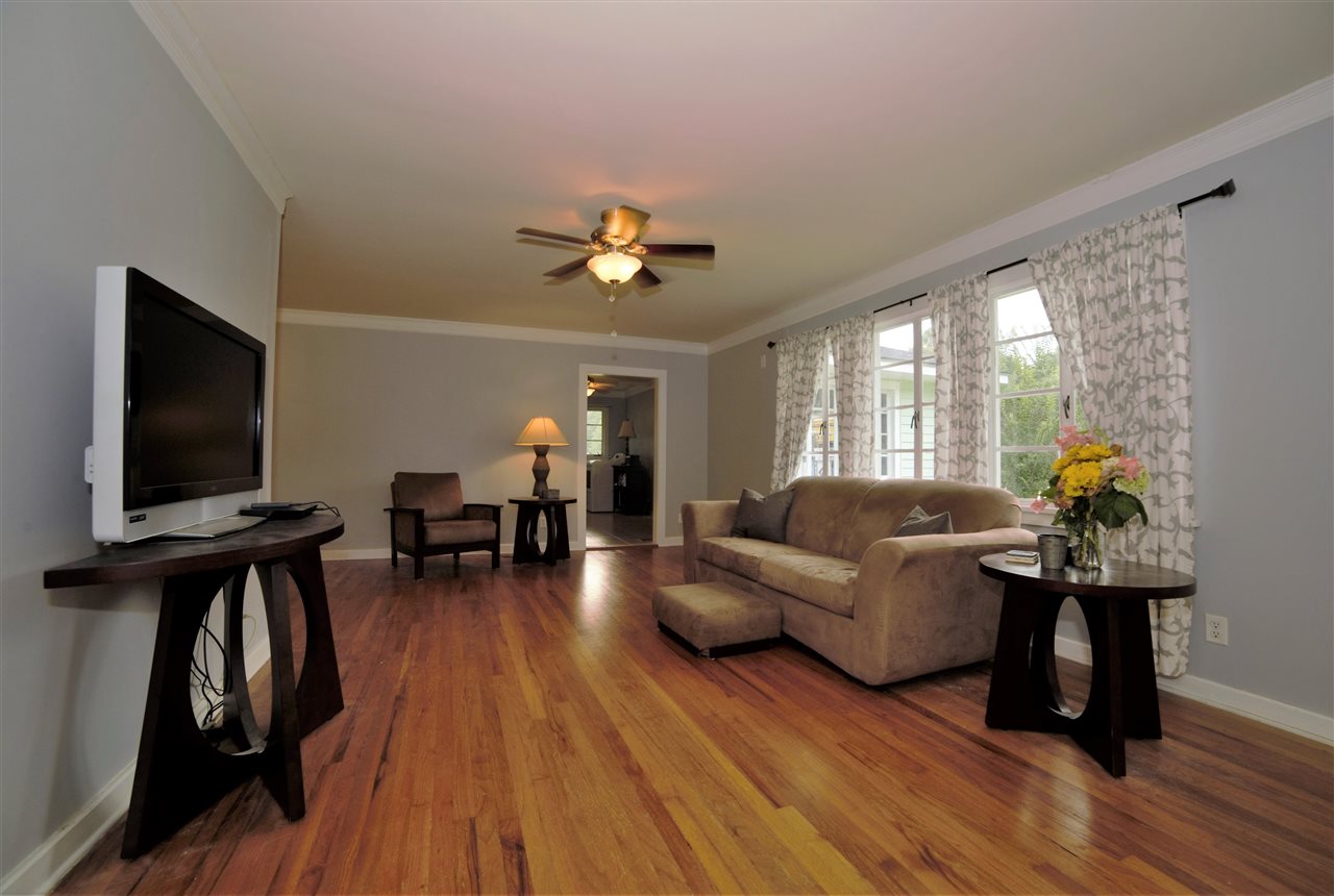 315 West Marigold Avenue Foley, AL 36535 - Photo 2 of 28 Living Room