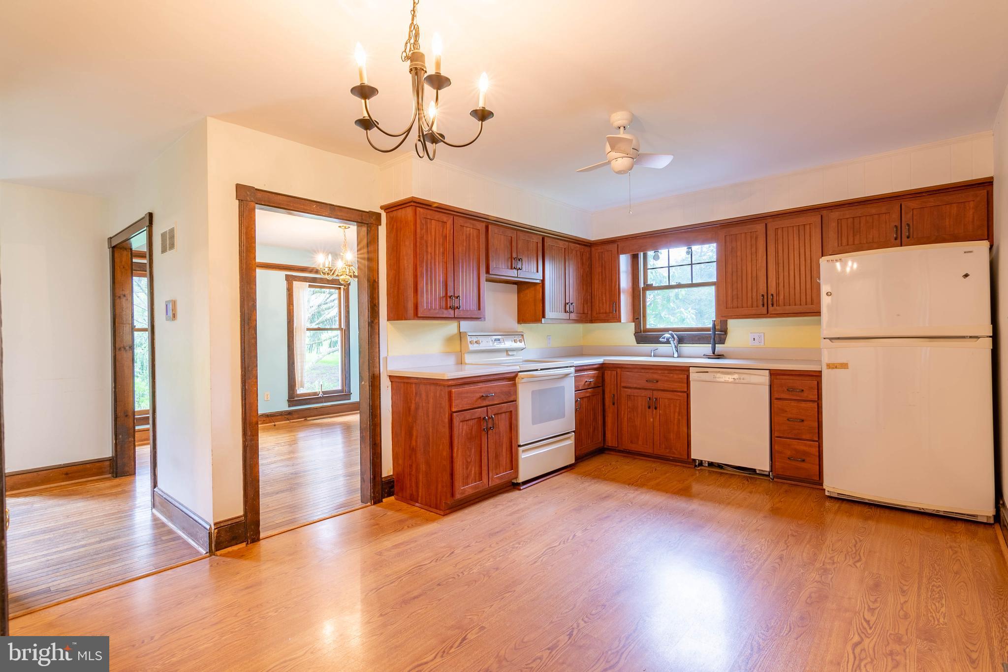 129 Spring House Way Kennett Square, PA 19348 - Photo 9 of 25 Kitchen