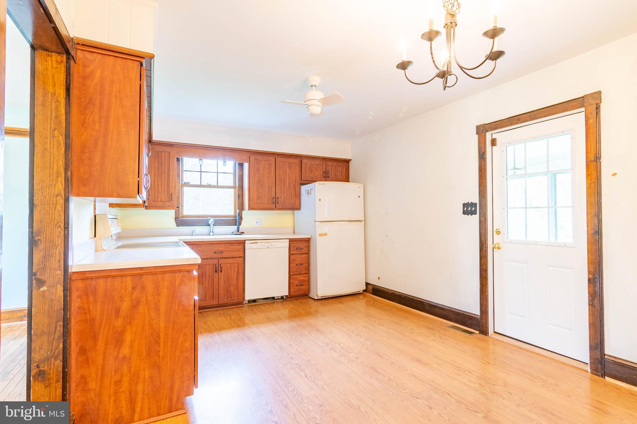 129 Spring House Way Kennett Square, PA 19348 - Photo 10 of 25 Kitchen