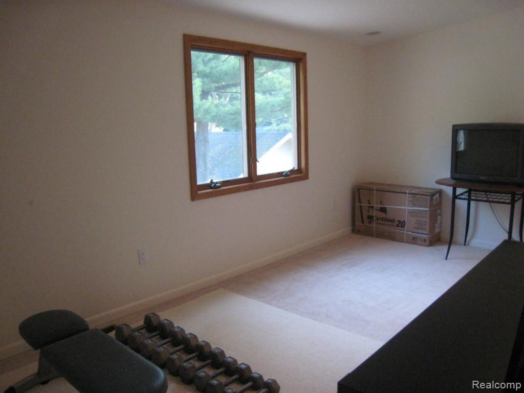 8568 Rucker Road Grosse Ile, MI 48138 - Photo 22 of 24 Upstairs bedroom